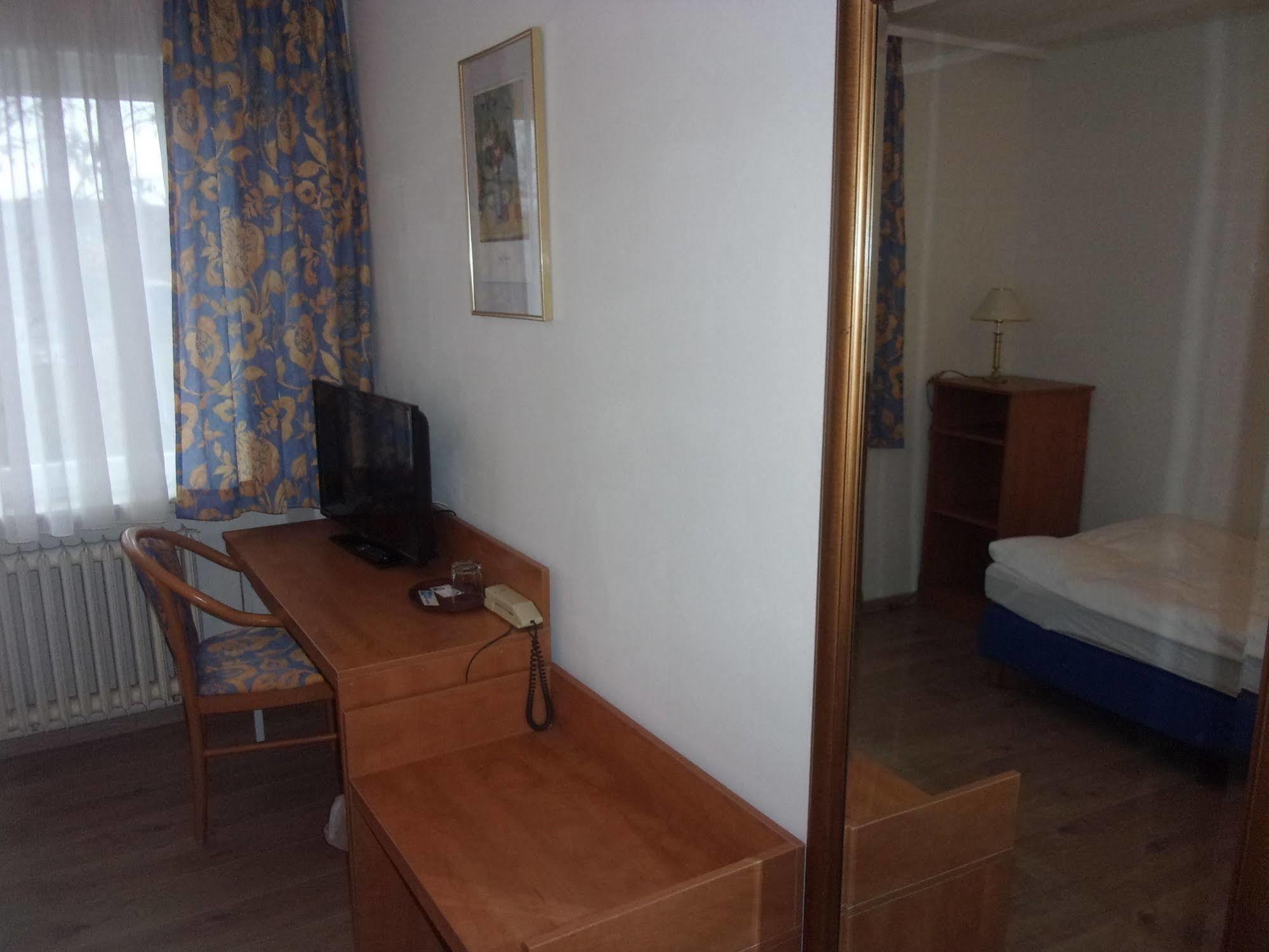 Hotel Faehrhaus Saarbrücken Dış mekan fotoğraf